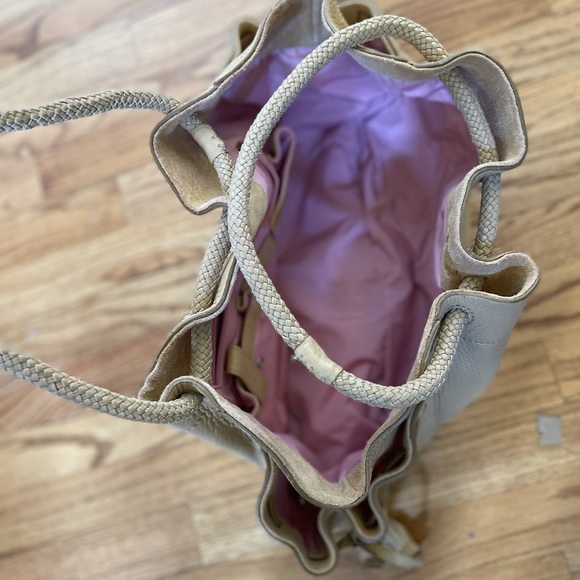 Cole Haan leather diaper bag w/ waterproof lining - Picture 4 of 16